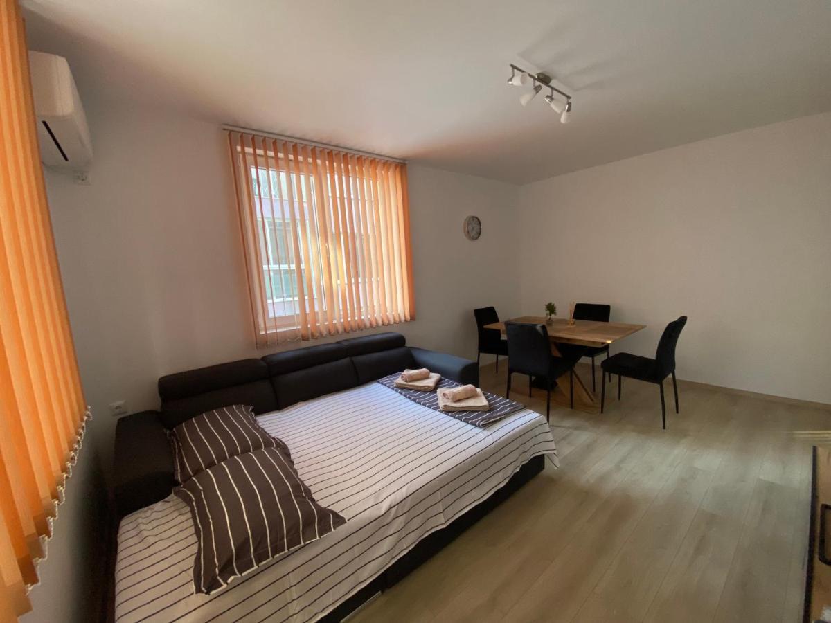 פומורי Apartamenti Eli מראה חיצוני תמונה