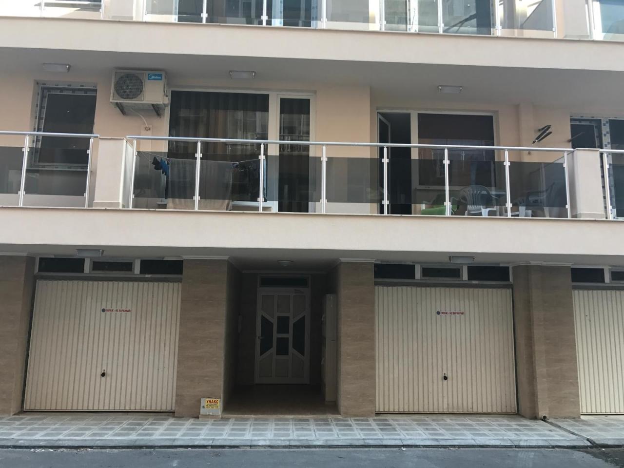 פומורי Apartamenti Eli מראה חיצוני תמונה